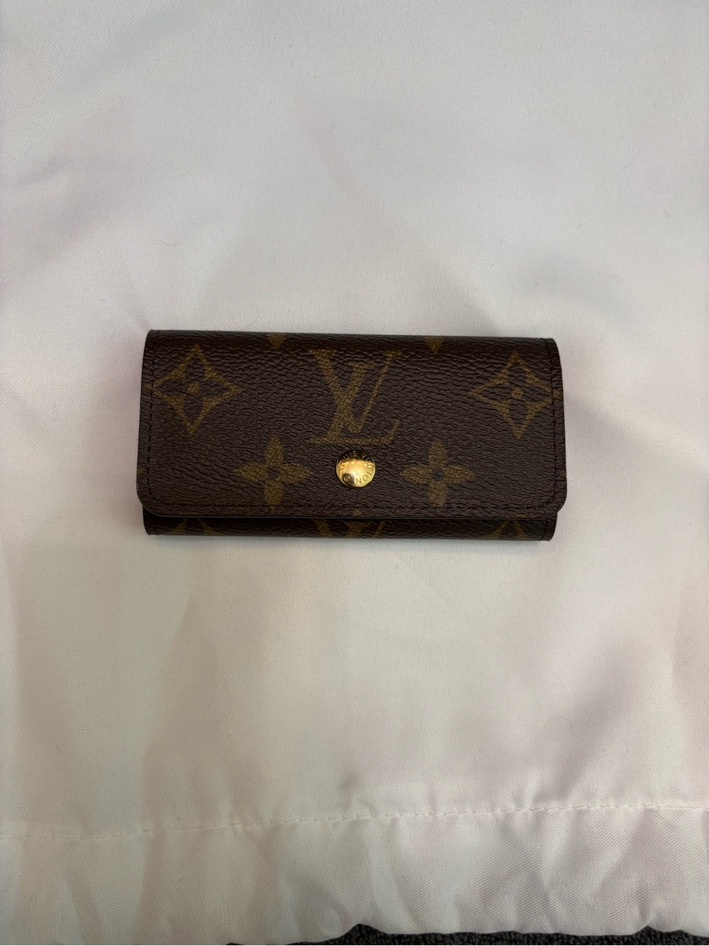Louis Vuitton 4 Key Holder: Monogram